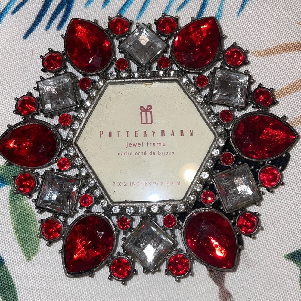 Jewel Frame